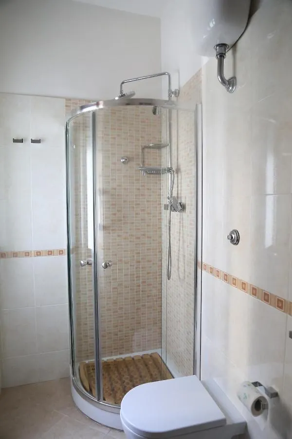 Bed & Breakfast Stanza In Appartamento Naples Italy